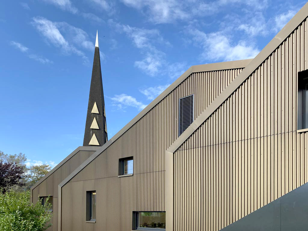 Neuer Kirchgemeindesaal mit Schulungsräumen und Gemeindeverwaltung der Katholischen Kirche Konolfingen